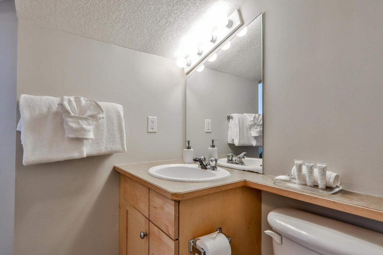 Charming 1 Bdrm Plus Loft With Views Managed By Little Sister Getaways Canmore Exterior photo