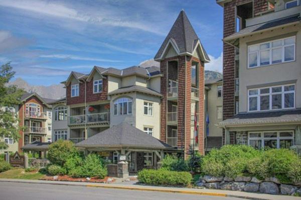 Charming 1 Bdrm Plus Loft With Views Managed By Little Sister Getaways Canmore Exterior photo