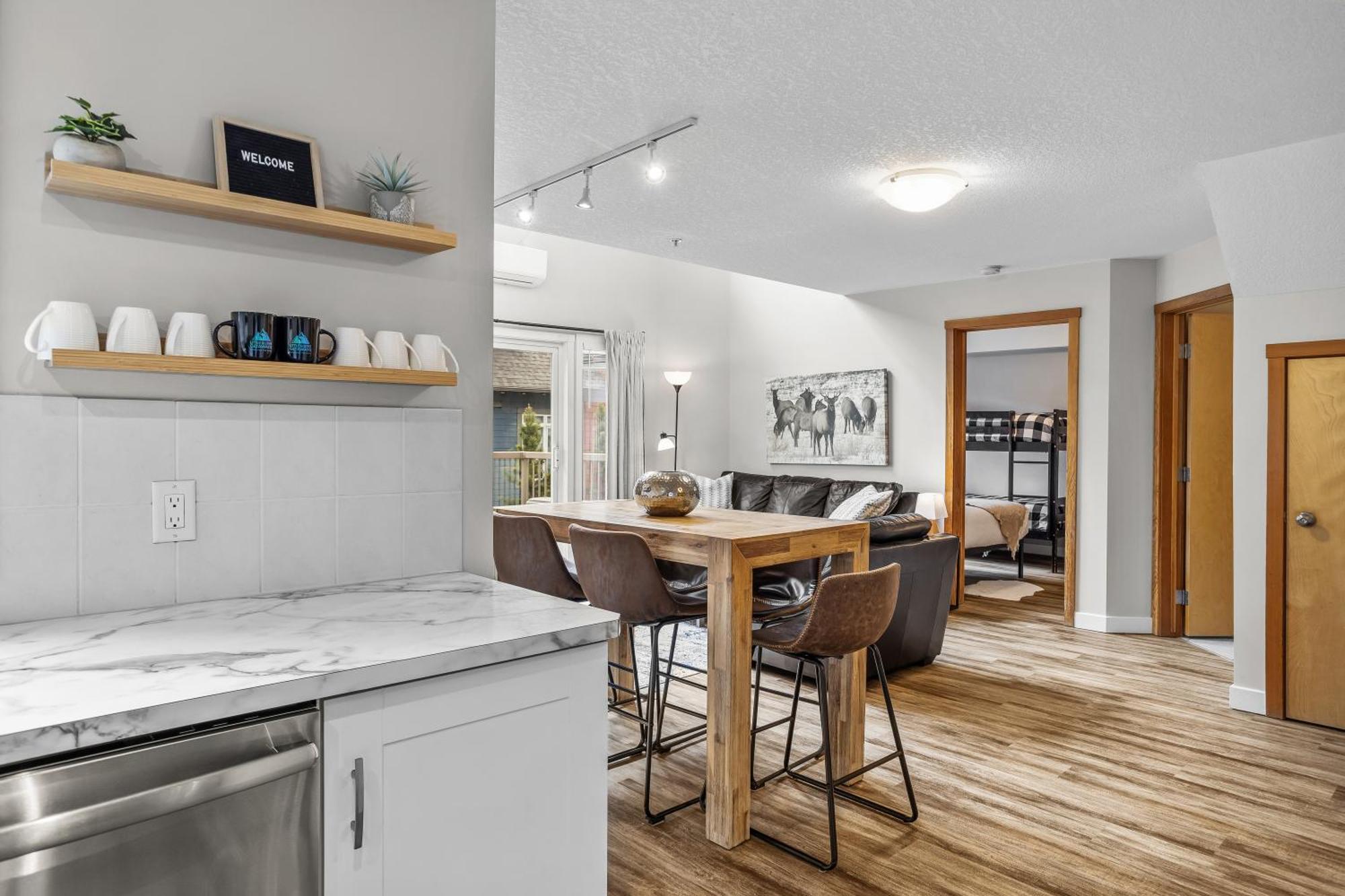 Charming 1 Bdrm Plus Loft With Views Managed By Little Sister Getaways Canmore Exterior photo
